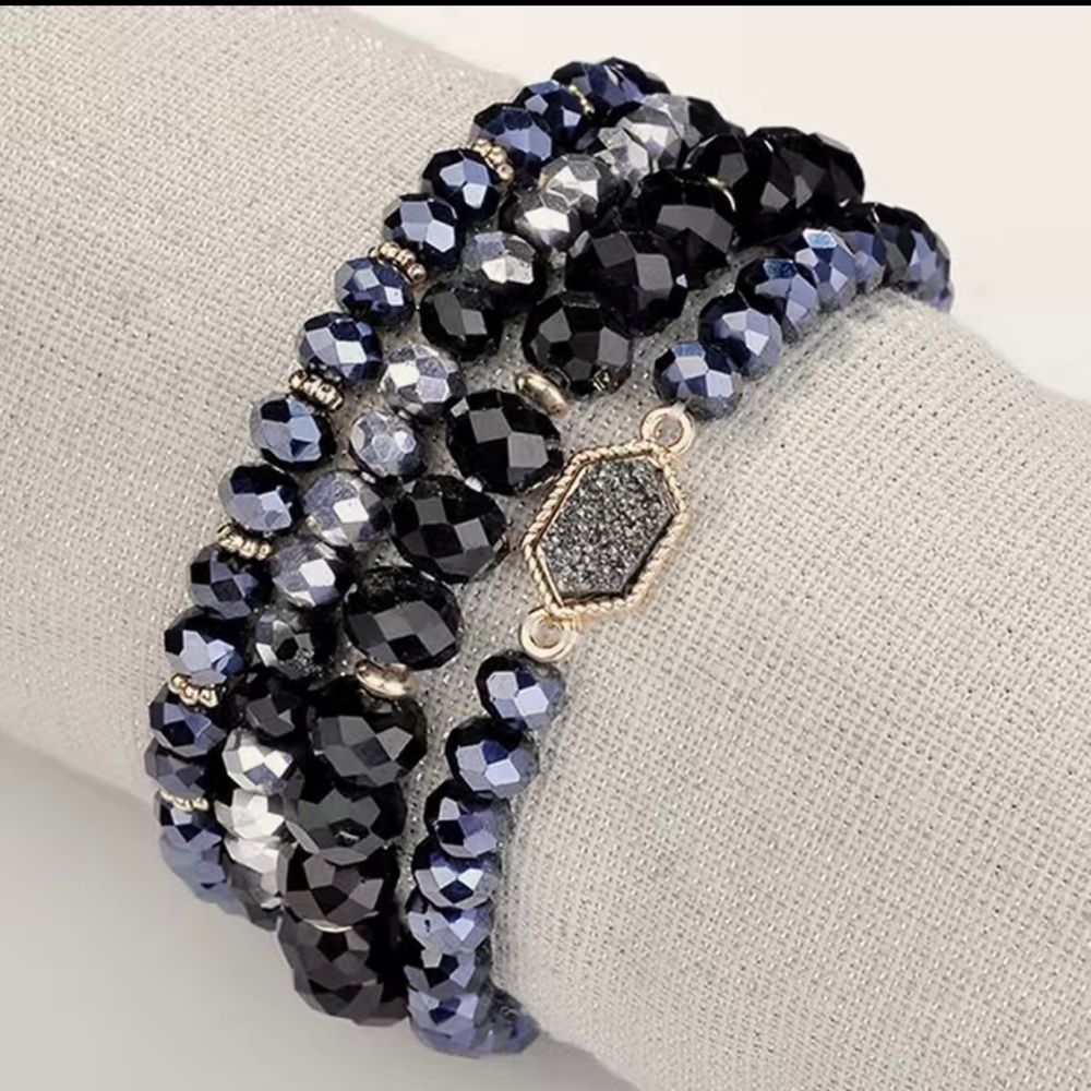 BOGO FREE Crystal Resin Cluster Bracelet 4 piece Set 💎